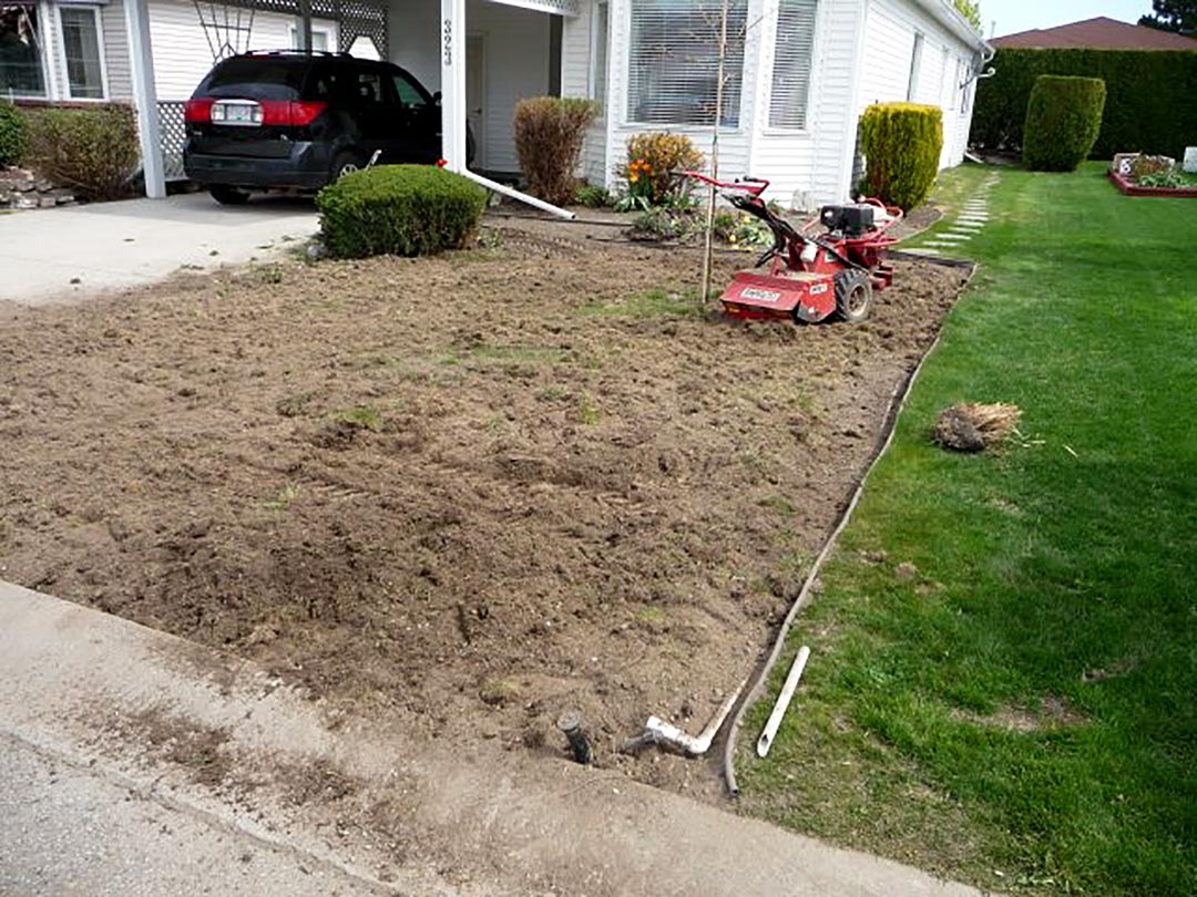  Goreski garden digging the front garden